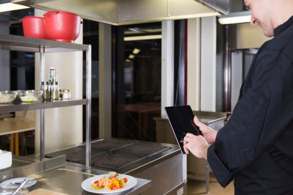 chef-with-tablet